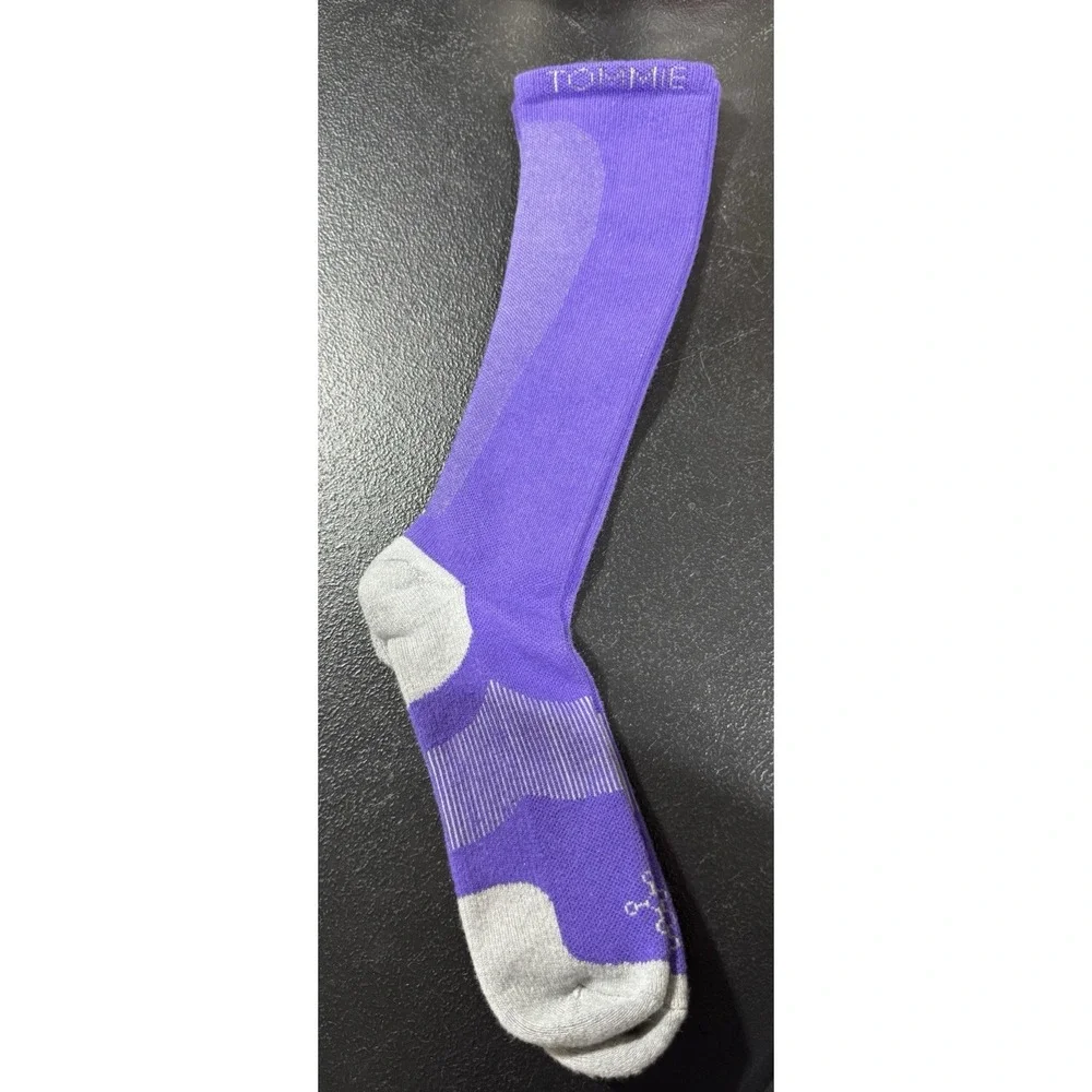 TOMMIE COPPER Women's NEW Purple Size Medium Compression Socks Calf Leg Support